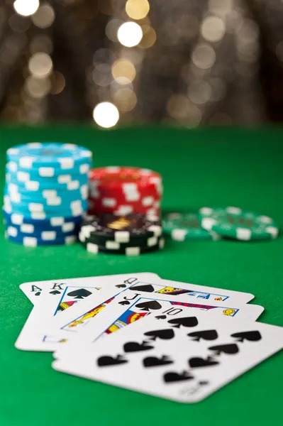 Gameplay demo showing Teen Patti hand rankings and betting interface